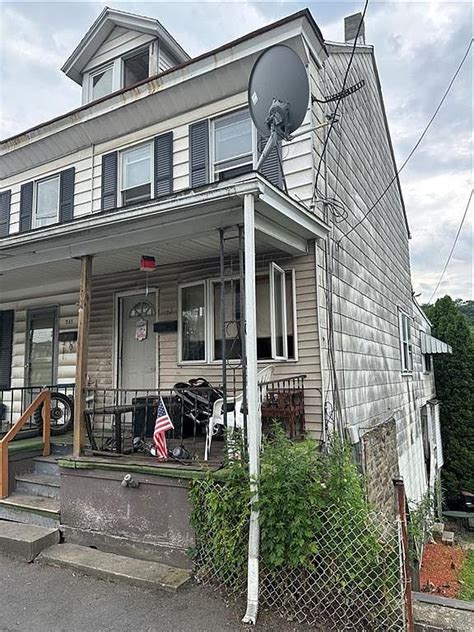 247 Valley St New Philadelphia Pa 17959 Mls 740067 Zillow