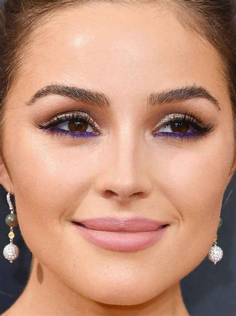 Close Up Of Olivia Culpo At The 2016 Emmy Awards Hair Makeup Celebrity Makeup Looks Makeup