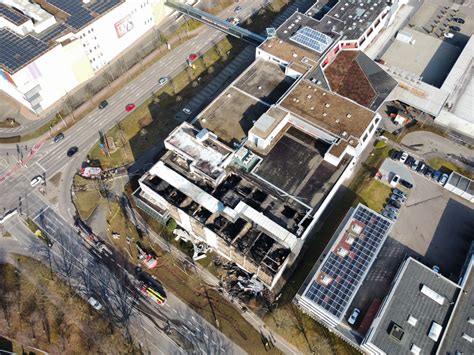 So sieht es nach dem verheerenden Großbrand im Möbelhaus in Bietigheim