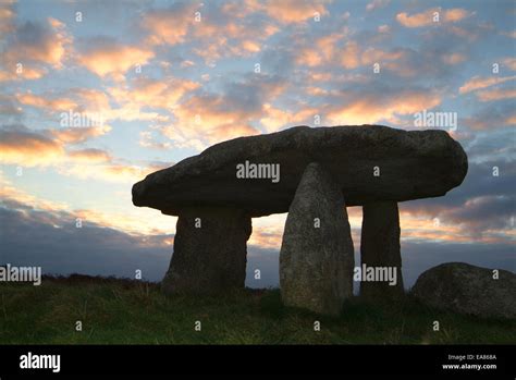 Lanyon Quoit Dolmen Burial Chamber At Sunset Madron Morvah Near