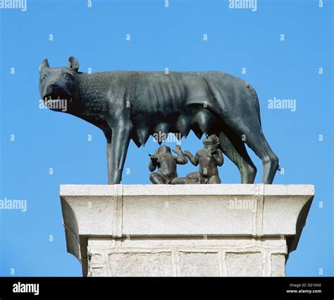 Romulus And Remus Statue Hi Res Stock Photography And Images Alamy