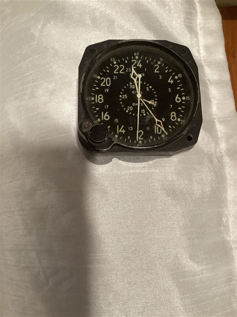 Vintage Waltham Watch Co Ww2 Bu Aero Cd1a 8 Day Us Navy Aircraft Cockpit Clock For Sale