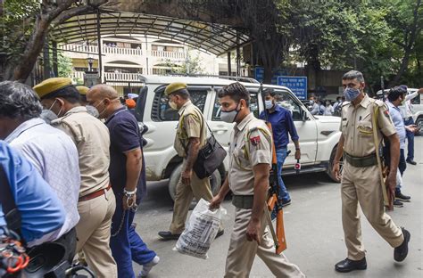 Pix Shootout In Delhi Court Rediff India News