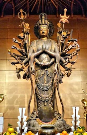 Kannon 【diosa Japonesa Con Una Misteriosa Sonrisa】