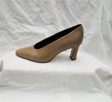 Vintage Evan Picone Light Brown Textured Suede Block Chunky Heel Pumps