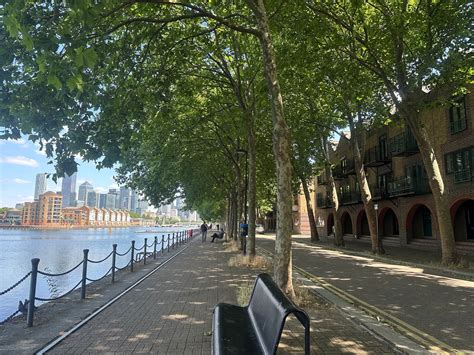 4 Bed, 2 Bath Property For Sale in Greenland Quay, London, SE16