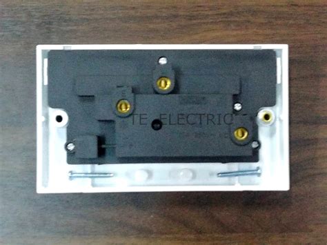 Crown Ca Series 13a 15a 2x13a Switch Socket Outlet Ca130fn Ca132fn Ca137fn Twin Gang Pvc Switch