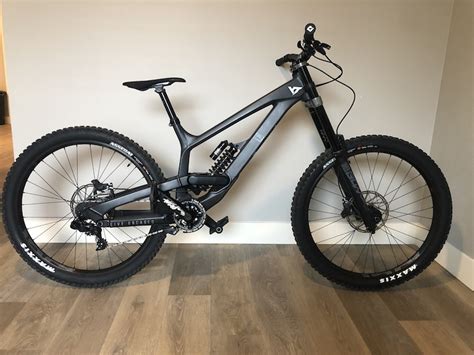 2020 New Yt Tues Base L Dh Bike Near Perfect Condition For Sale