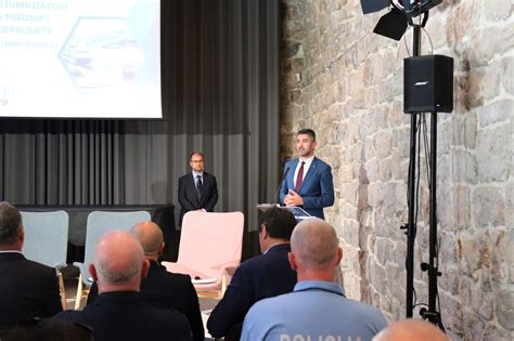 Gradonačelnik Franković na konferenciji o izazovima nautičkog turizma i