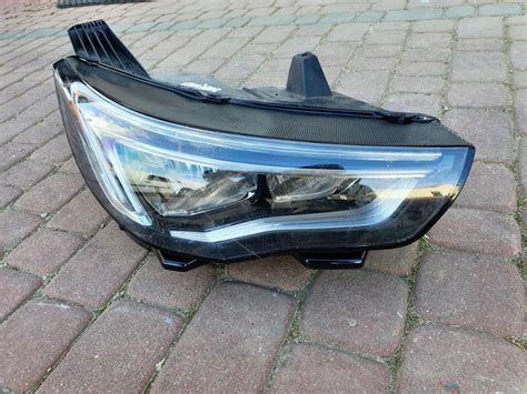 Lampa przód prawa OPEL Grandland X Uszkodzona