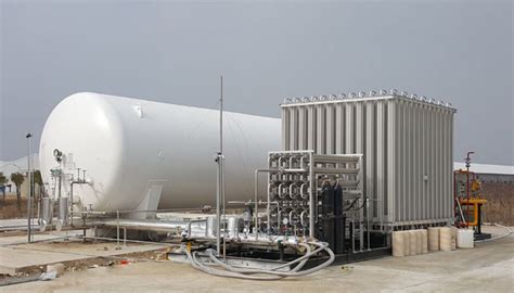 Explore the use of liquid nitrogen storage tanks