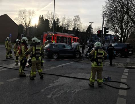 Verkehrsunfall Mit Eingeklemmter Person Einsatzbericht Bottrop