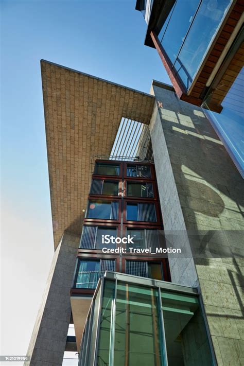 Amsterdam Public Library Modern Architecture At Oosterdokskade Stock Photo - Download Image Now ...