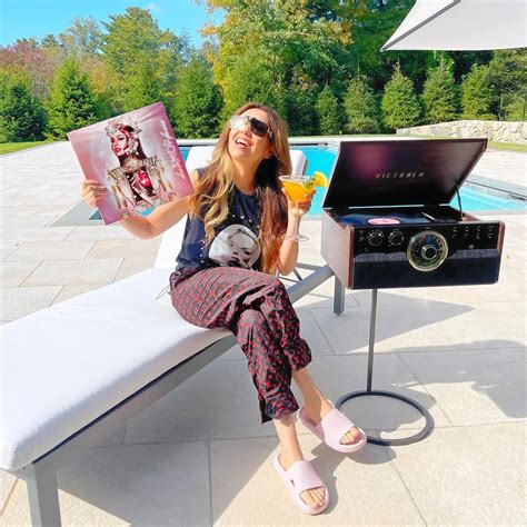 Awet Muda Di Usia 50 Tahun Ini 6 Potret Thalia Pemeran Telenovela Rosalinda Hot Liputan6