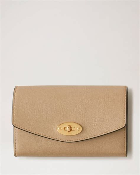 Medium Darley Wallet Maple Silky Calf Darley Mulberry