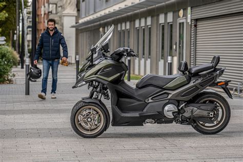 Essai Kymco Cv Le Plus Puissant Des Scooters Trois Roues