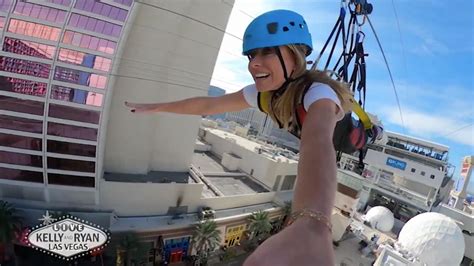 Kelly Ripa Ziplined Across The Las Vegas Strip Cnn