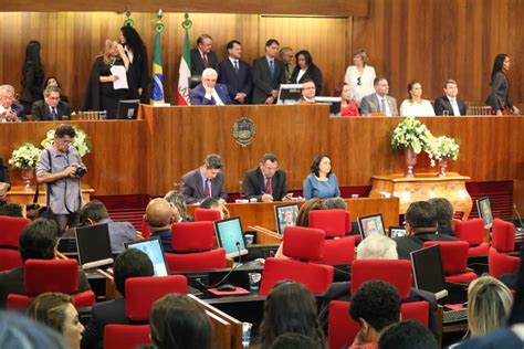 Deputados estaduais tomam posse na Assembleia Legislativa do Piauí