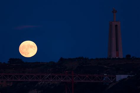 As Imagens In Ditas Da Noite Da Super Lua Azul O Fen Meno Que S Volta