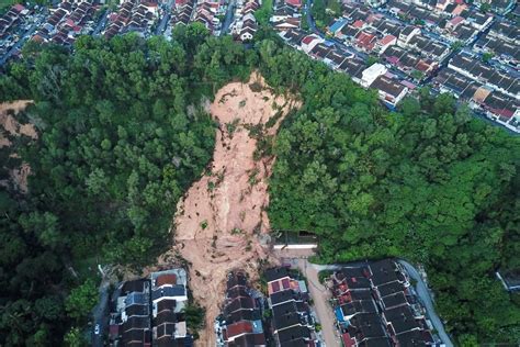 Tanah Runtuh Lebih 200 Penghuni Diarahkan Kosongkan Rumah Kosmo Digital