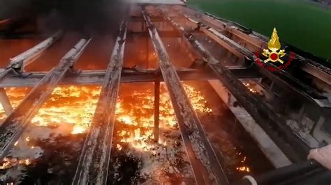 Milano Incendio Senza Fine Nella Ditta Di Truccazzano Rete55