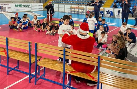 Auguri Sorrisi E Regali Al Torneo Natalizio Della Pallavolo San