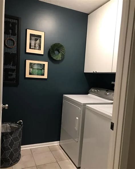 Benjamin Moore Newburg Green HC-158 paint color