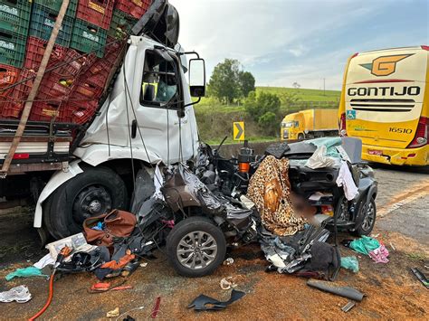 Engavetamento Deixa Um Morto E Quatro Feridos Na Fern O Dias Em Estiva