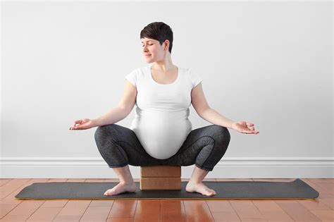 6 Yoga Poses For Your Third Trimester Yoga Mamas Torontos Leading