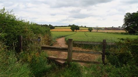 Trent Valley Way Approaching Newton Park Colin Park Geograph