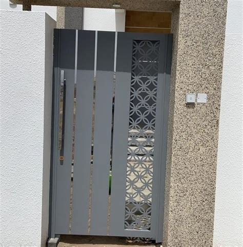 Modern Iron Gate Design for Home Entrance