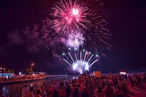 Ecco La Notte Rosa Di Bellaria Igea Marina Finale Con Elettra