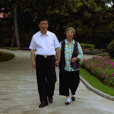 Xi Jinping Wiki, Height, Age, Biography, Family, Wife, Daughter, Net ...