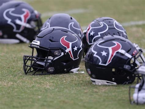 Everyone loves new Houston Texans uniforms