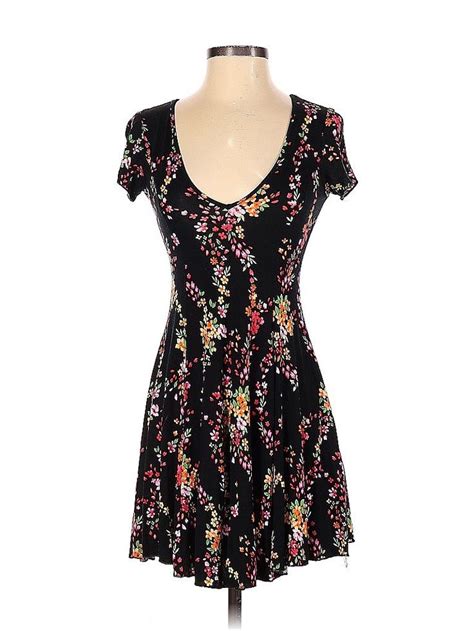 ThredUp Thrift Clean Out Do Good Floral Dress Black Small Black