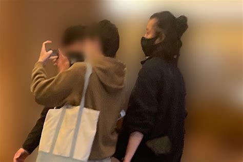 小栗旬＆山田優に第4子誕生！目撃してきた2人の“支え愛”子育て姿 女性自身