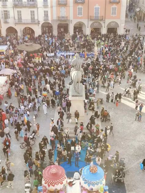 Il Monferrato Carnevale Grande Festa Per Le Vie Del Centro Di Casale