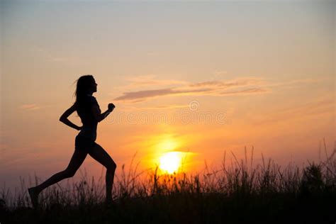 Woman Running during Sunset Stock Vector - Illustration of exercise, legs: 22726944