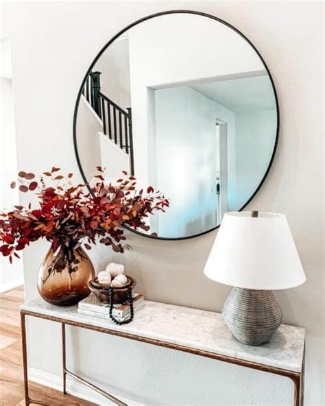 Bright Red Foliage In Modern Entryway Soul Lane