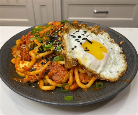 Easy Kimchi Udon Kwokspots