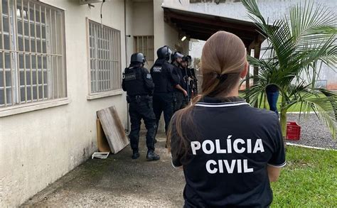 Polícia Civil prende suspeito de envolvimento em feminicídio realizado