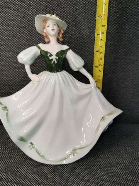 Figurka Z Porcelany Coalport Radom Kup Teraz Na Allegro Lokalnie