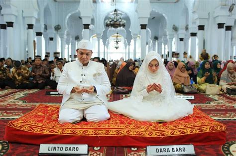 √ Doa Untuk Pengantin: Shahih, Bahasa Arab, & Latin yang Benar