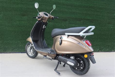 Engtian High Speed Electric Scooter Ckd Skd Electric Motorcycle