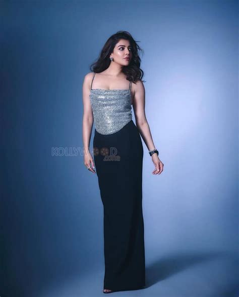 Sexy Hot Kajal Aggarwal In A Silver Sleeveless Crop Top And Black Skirt