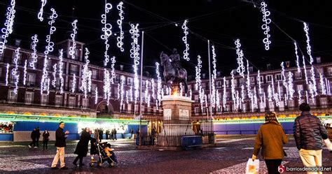 La Plaza Mayor En Navidad Se Convierte En Un Fantástico Mercadillo