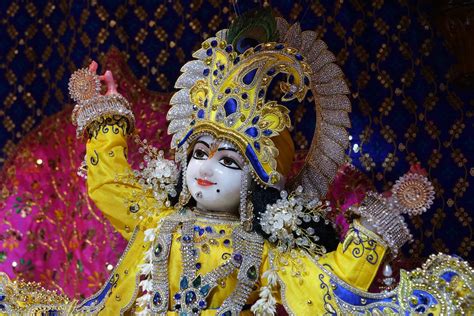 Significance Of Offering 56 Bhog To Lord Krishna Omilights Hinglish