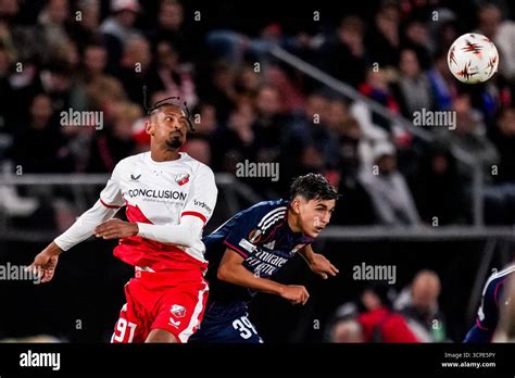 Escalações De Fc Utrecht X Olympique Lyonnais - UTRECHT, NETHERLANDS - SEPTEMBER 25: Sebastien Haller of FC Utrecht and ...