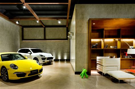 A New Type of Showroom for Luxury Cars