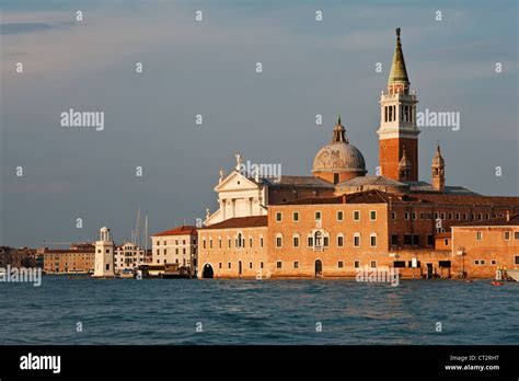 L église de San Giorgio Maggiore à Venise en Italie à la lumière du